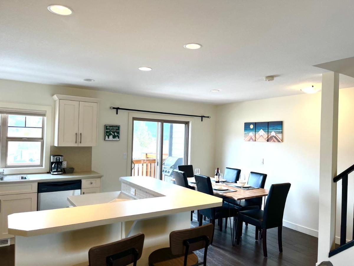 Perfect Base Invermere 3Bd Townhouse Mt Views With Garage Εξωτερικό φωτογραφία